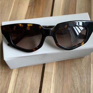 DEZI On Read Sunglasses